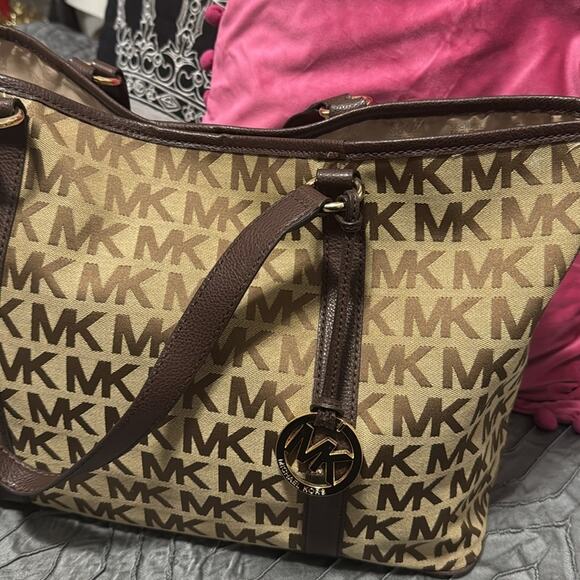 Michael Kors MK Monogram Signature Logo Brown Tan Large Tote Shoulder Bag - Picture 6 of 8